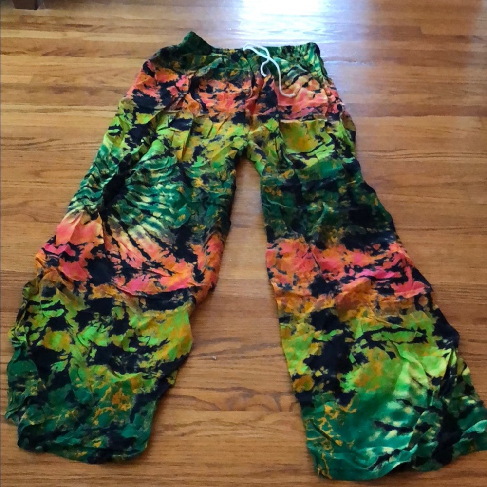 Funky pants! - Picture 4 of 4